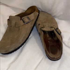 Slip on Birkenstock’s